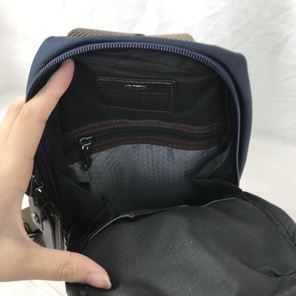 TUMI SLING BAG In blue - Picture 7 of 8